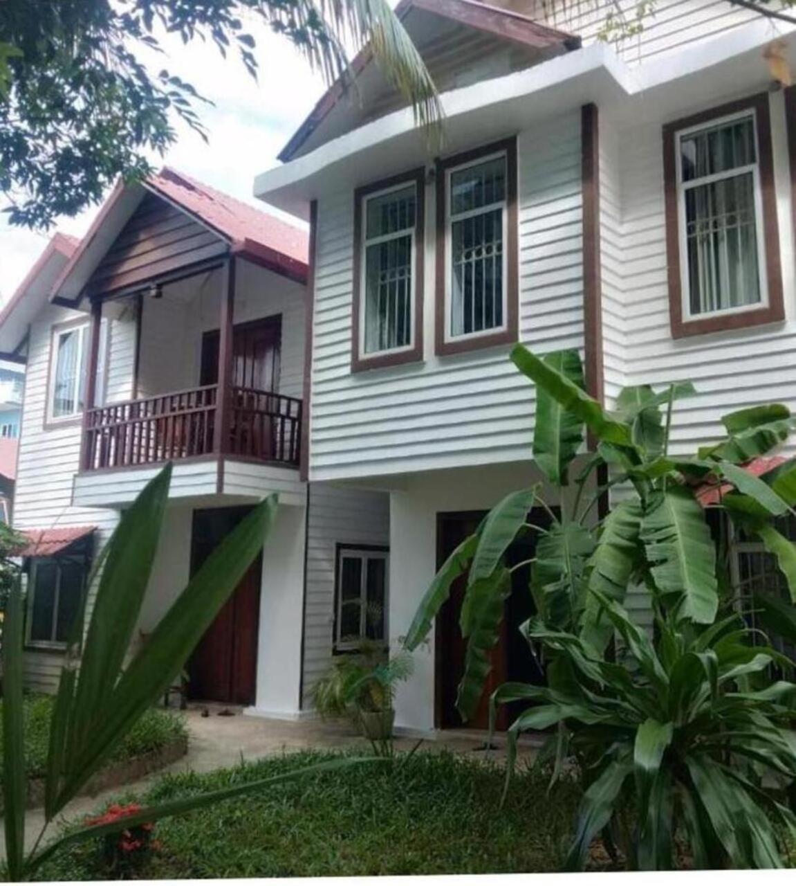Manoha Hotel