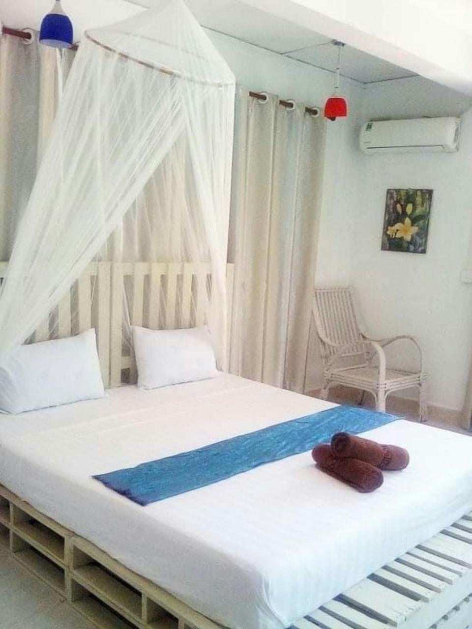 Manoha Hotel 3*